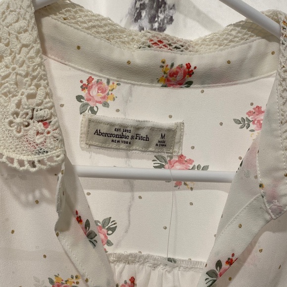 Gorgeous Cottagecore Abercrombie Floral White Blouse with Lace Collar - Picture 4 of 6